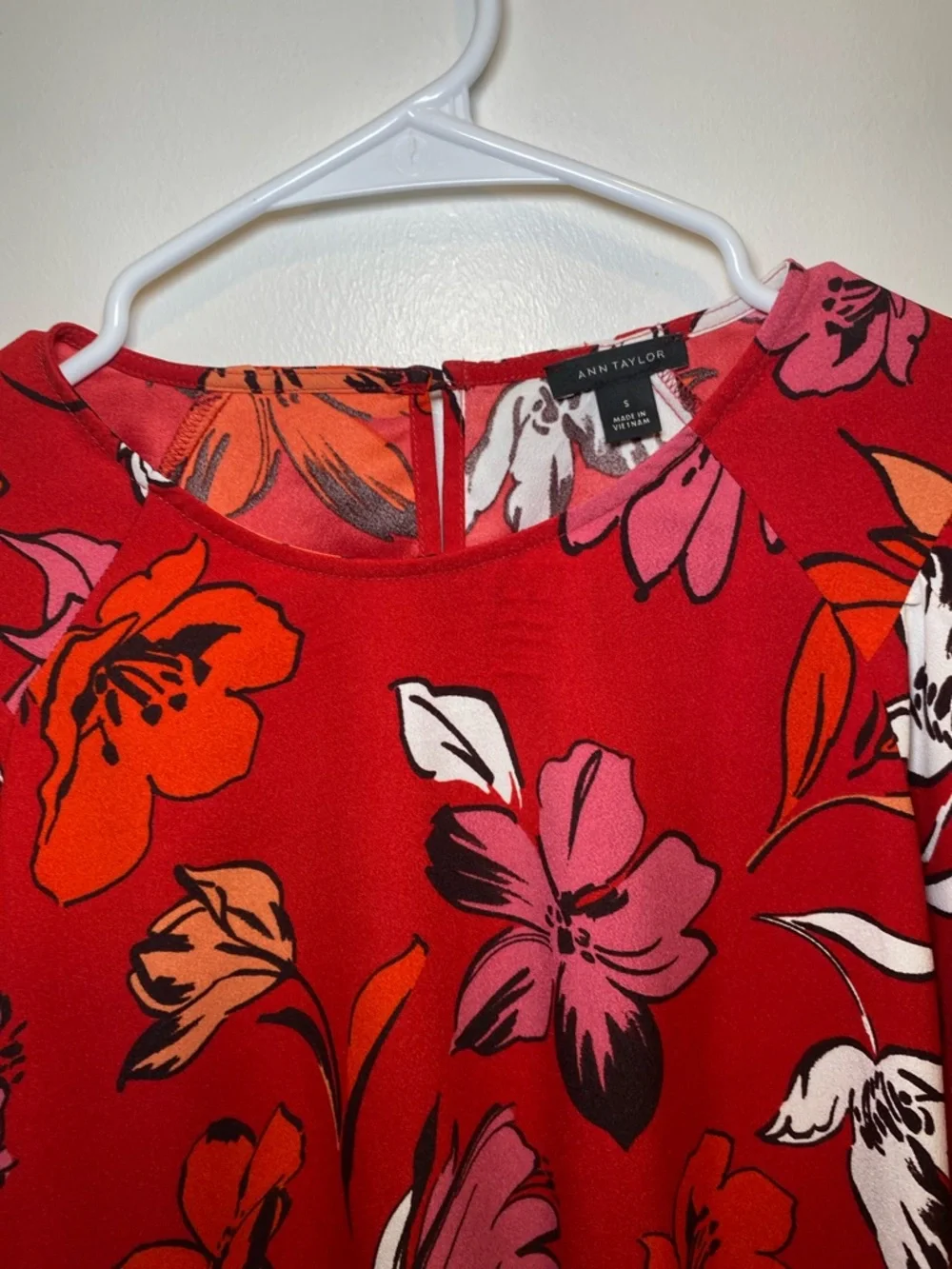 Ann Taylor Red Floral Long-Sleeve Blouse - Picture 2 of 6